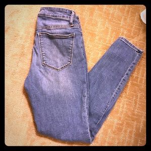 Gap Curvy Girl True Skinny 27R Light Wash